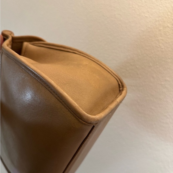 SOLD 🚫 Vintage Coach Logan 9907 in Stone - Picture 8 of 14